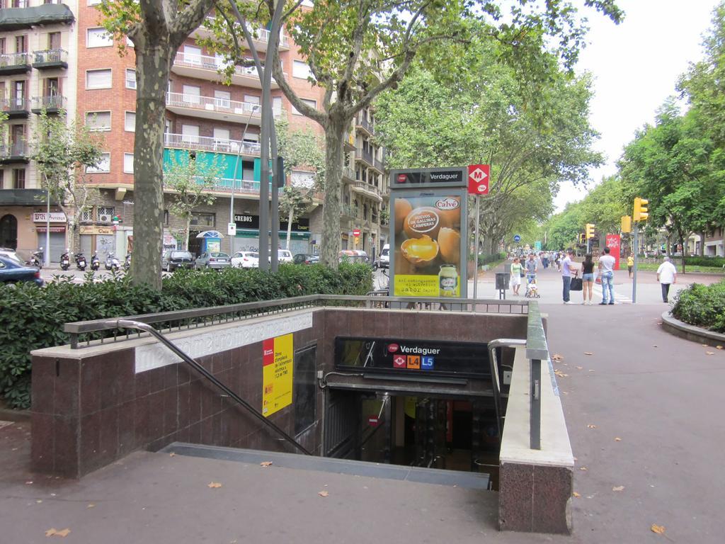 Bruc & Bruc Hostel Barcelona Exterior photo