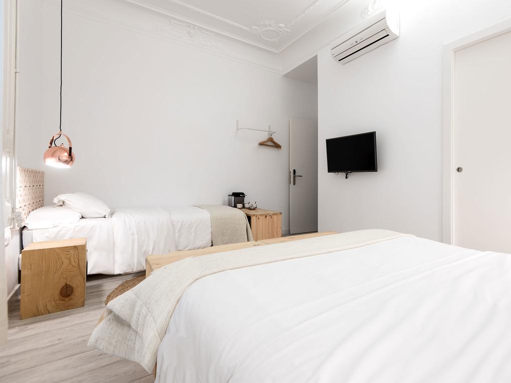 Bruc & Bruc Hostel Barcelona Exterior photo